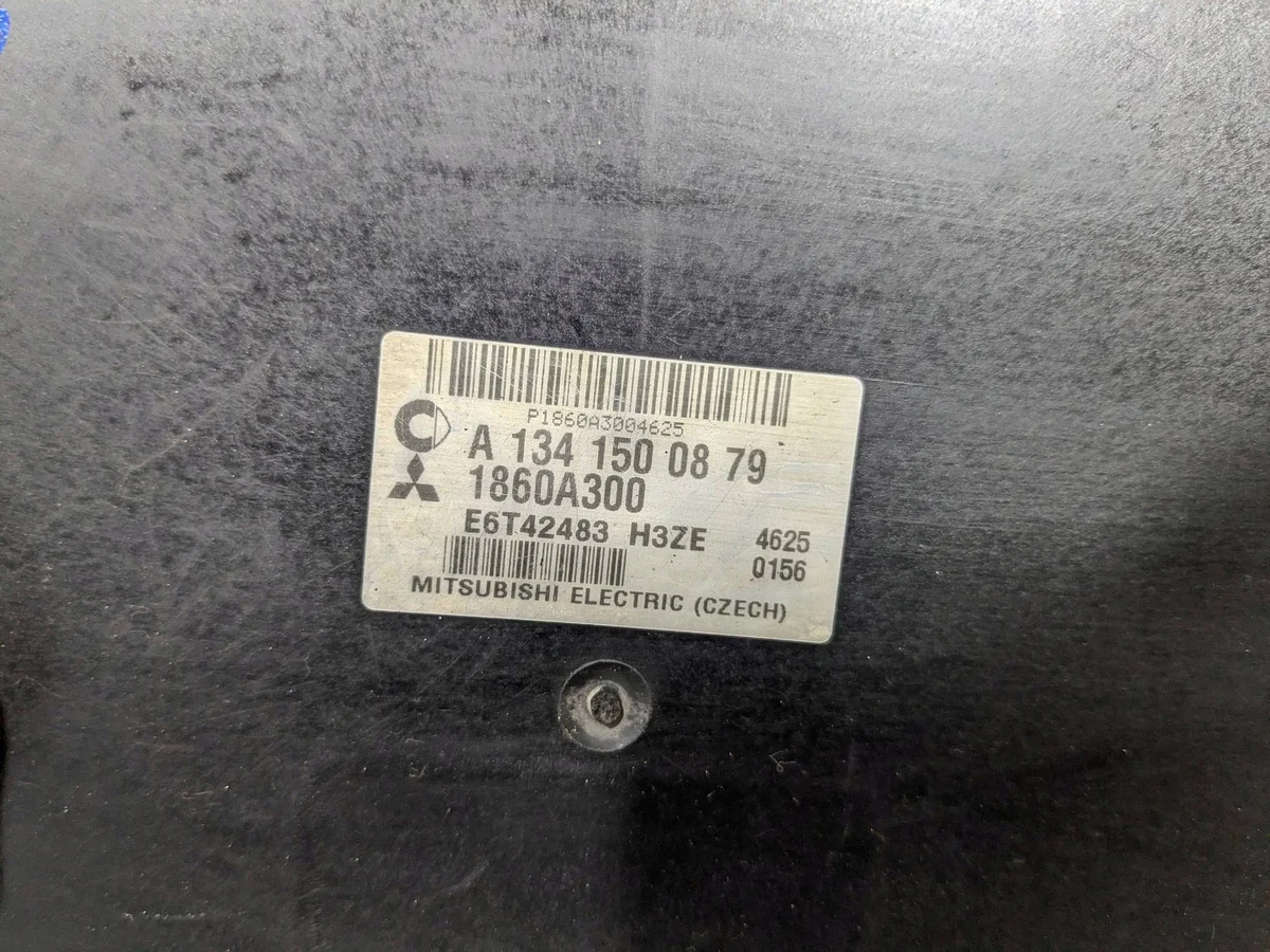 Engine Control Unit Mitsubishi Colt a1341500879 image 3