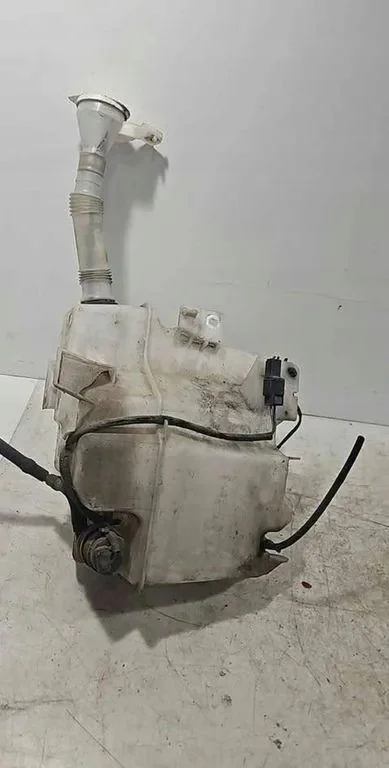 Mitsubishi Lancer VIII ruitensproeiertank HLC-37060