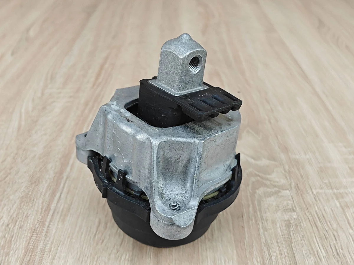 Motorlager Links BMW 840d G15 G30 G16 G11 G07 6878247