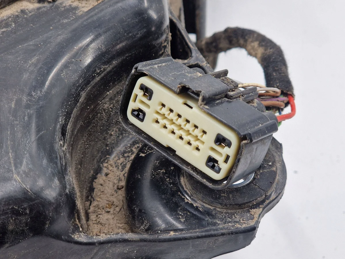 Opel Astra K AdBlue Module 42721599 image 5