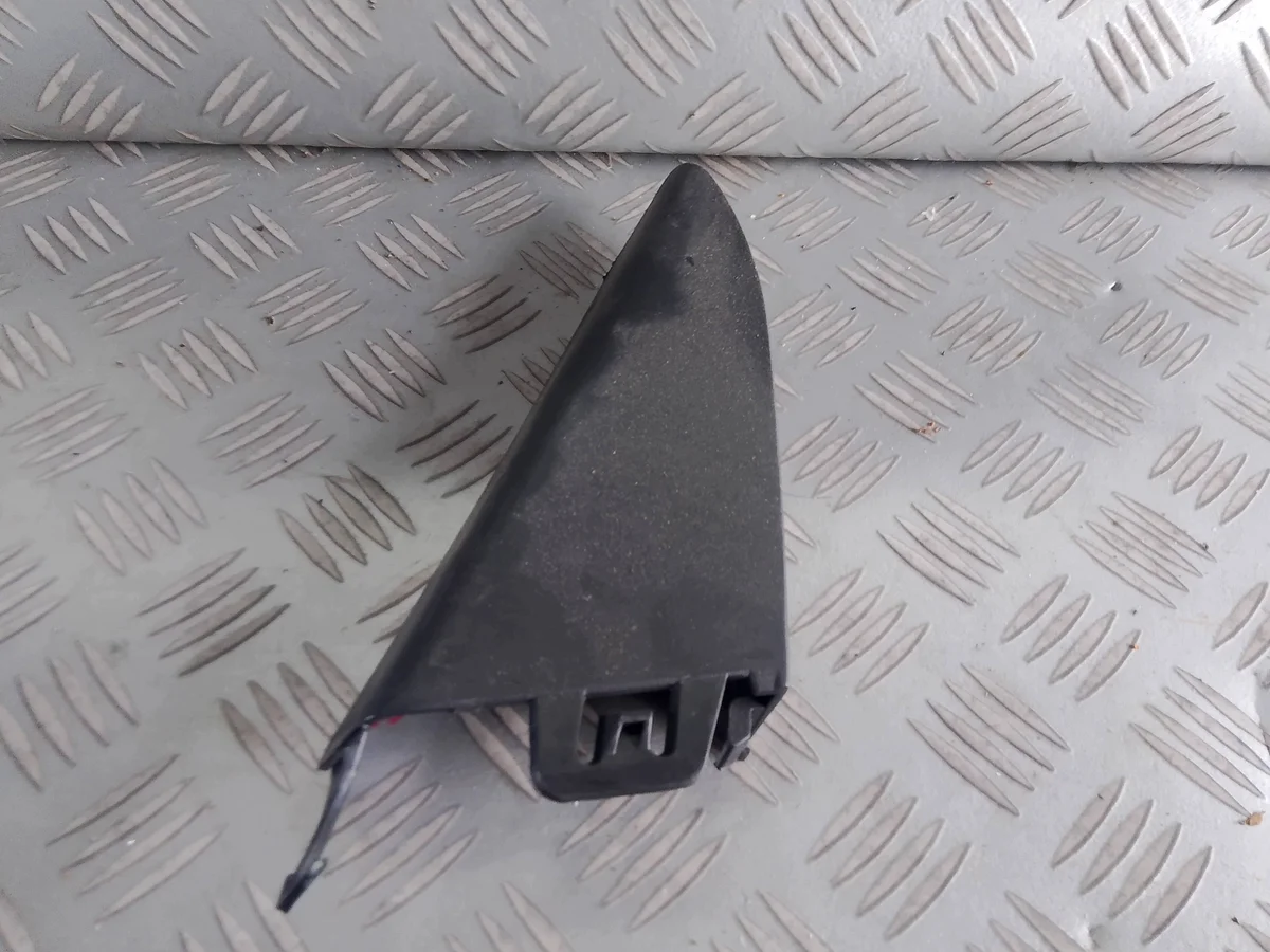 Renault Clio V 1.6 E-TECH Sidopanel Höger Bak