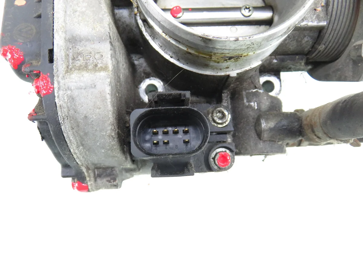 Drosselklappe VW Bora 1.6 AKL 06A133064J