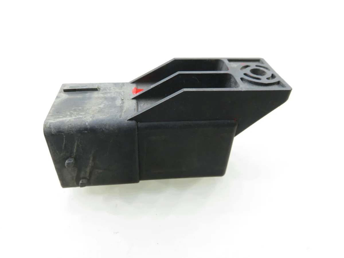 Relé Ford Focus MK2 2.0 TDCi Usado image 6