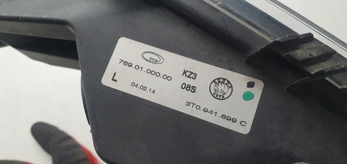 SKODA SUPERB II 3T0 FAROL ESQUERDO 3T0941699C image 5