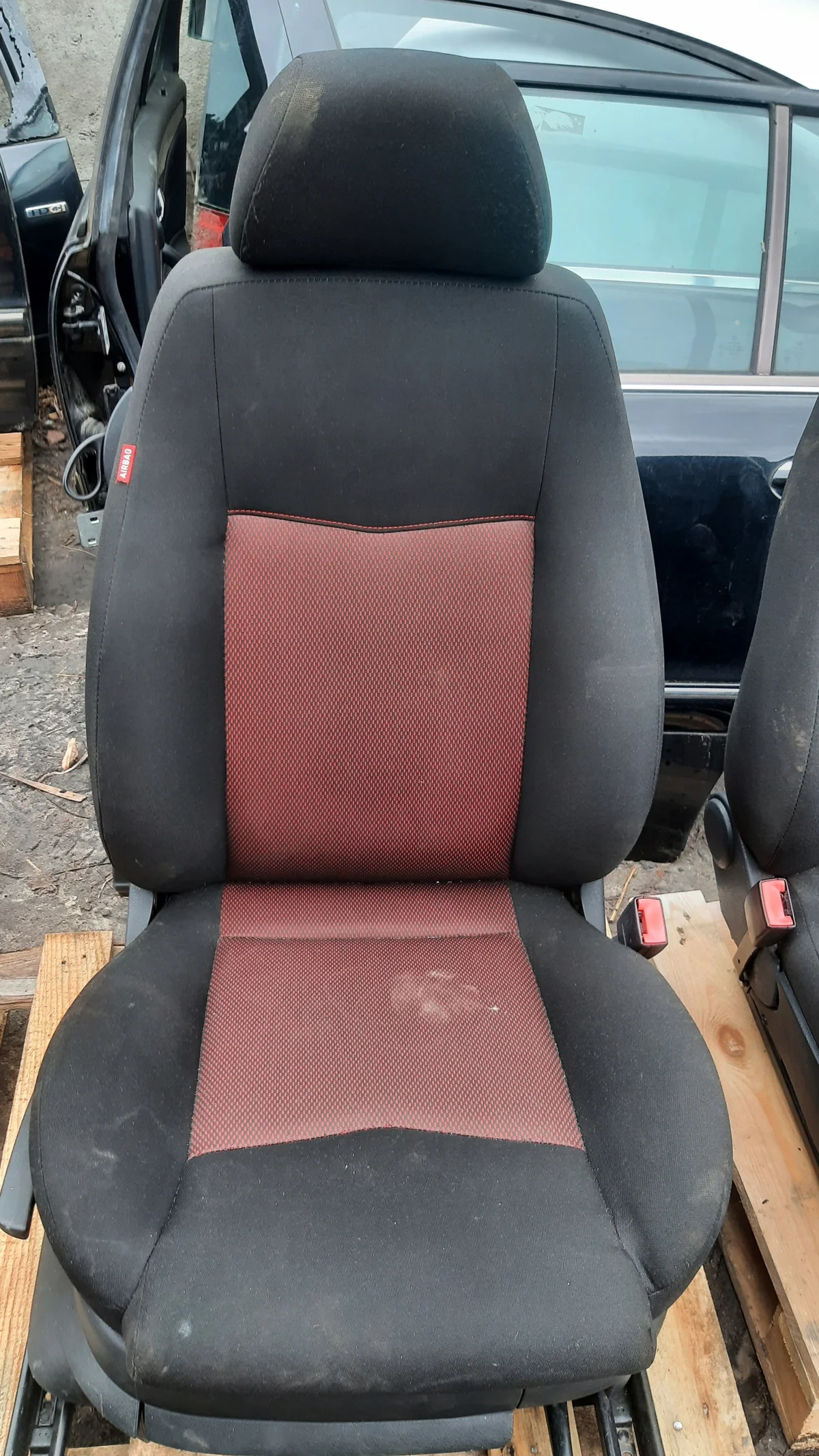 VW Polo IV oikea etuistuin, käytetty