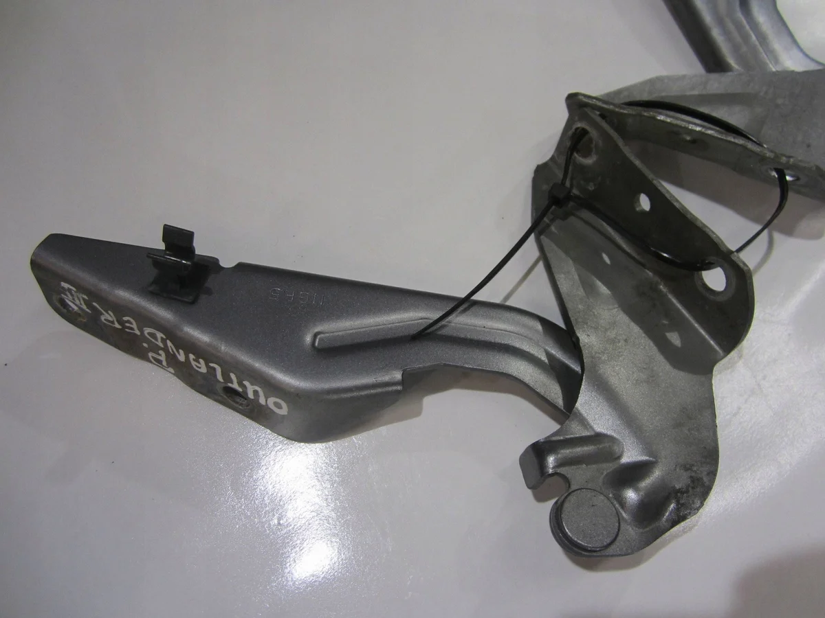 Hood Hinges Left Right Set Outlander III image 3