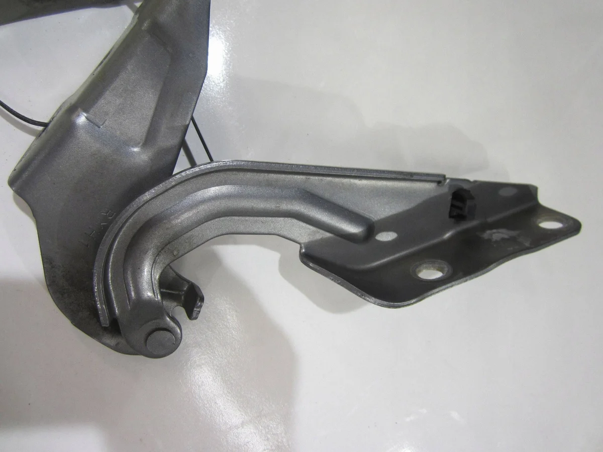 Hood Hinges Left Right Set Outlander III image 6