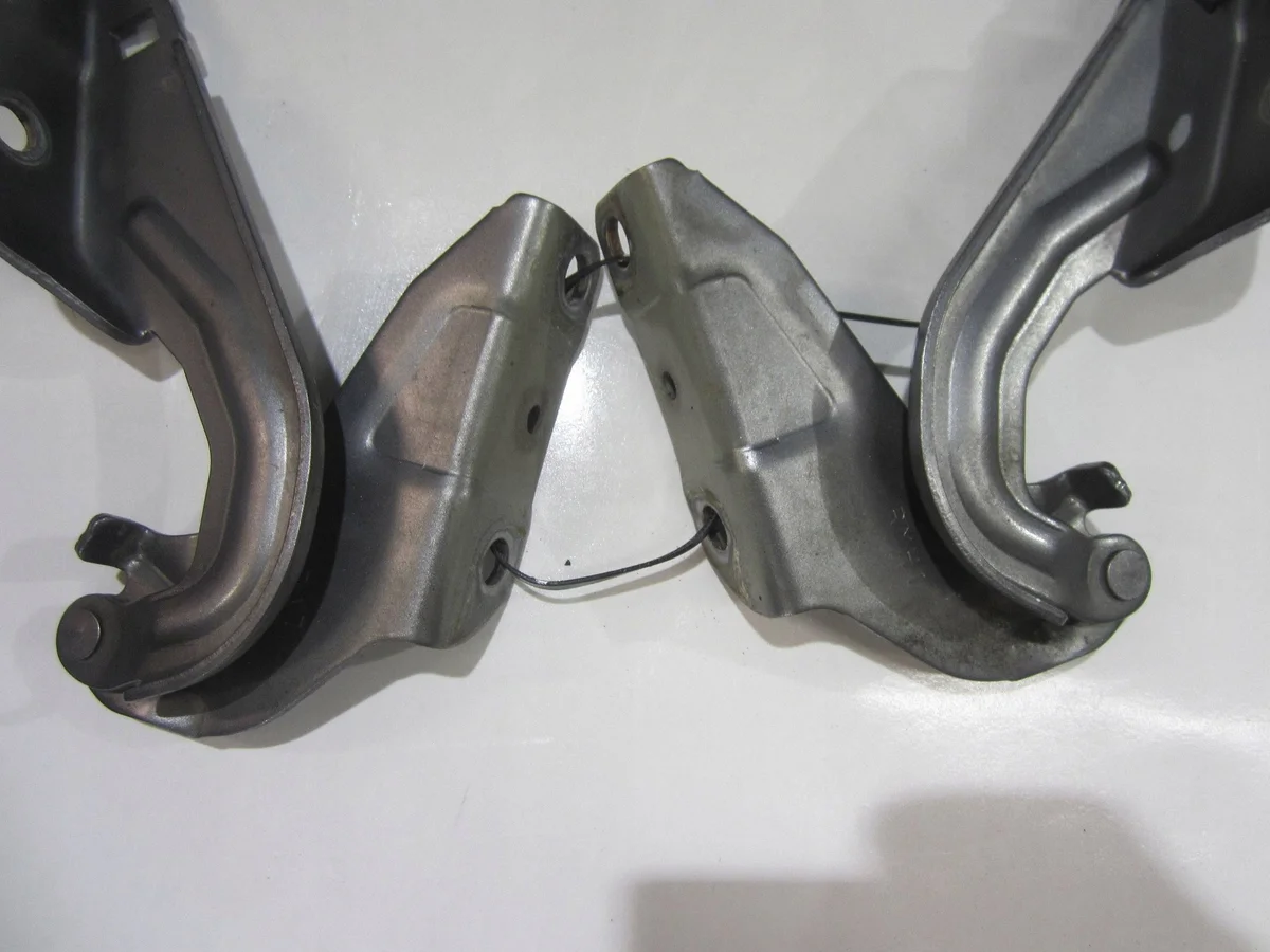Hood Hinges Left Right Set Outlander III image 8