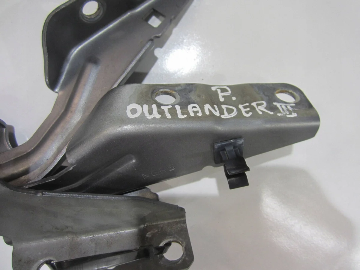 Hood Hinges Left Right Set Outlander III image 9