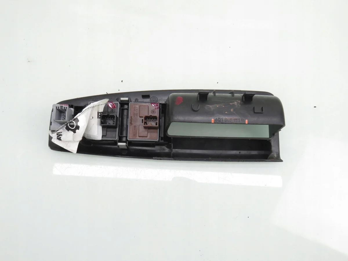 Fensterrahmen VW Polo 9N 6Q1867171F gebraucht image 4