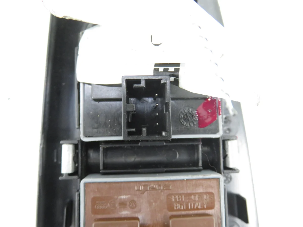 Fensterrahmen VW Polo 9N 6Q1867171F gebraucht image 6