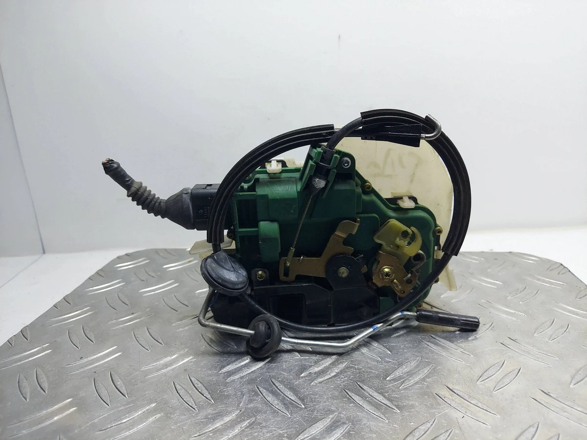 VW Passat B5 FL Front Left Door Lock 160107KAS image 3