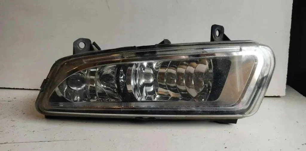 VW Jetta Halogen Strålkastare Vänster 174162-01 image 2