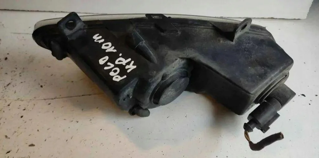 VW Jetta Halogen Strålkastare Vänster 174162-01