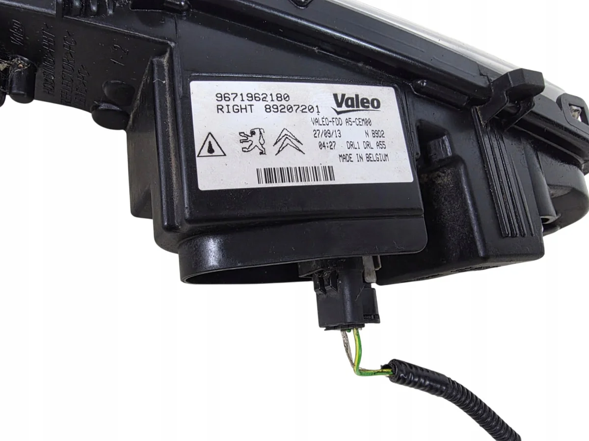 Citroen DS3 2014 Farol LED Usado OE image 3