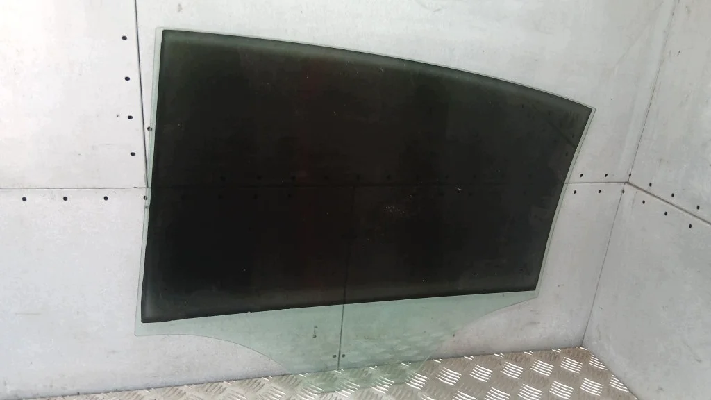 Cristal Puerta Trasera Derecha VW Passat B6 image 3