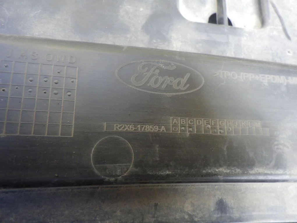 Ford Transit Courier MK3 23- Placa Parachoques image 3