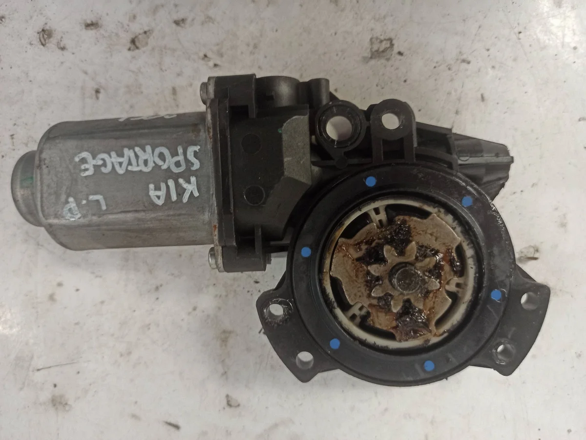 Motor elevalunas Kia Sportage III Izquierdo Delantero