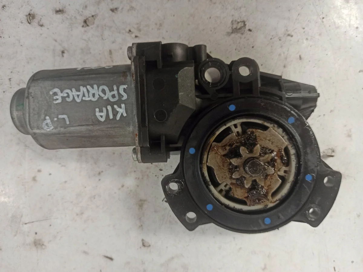 Kia Sportage III Window Motor Left Front