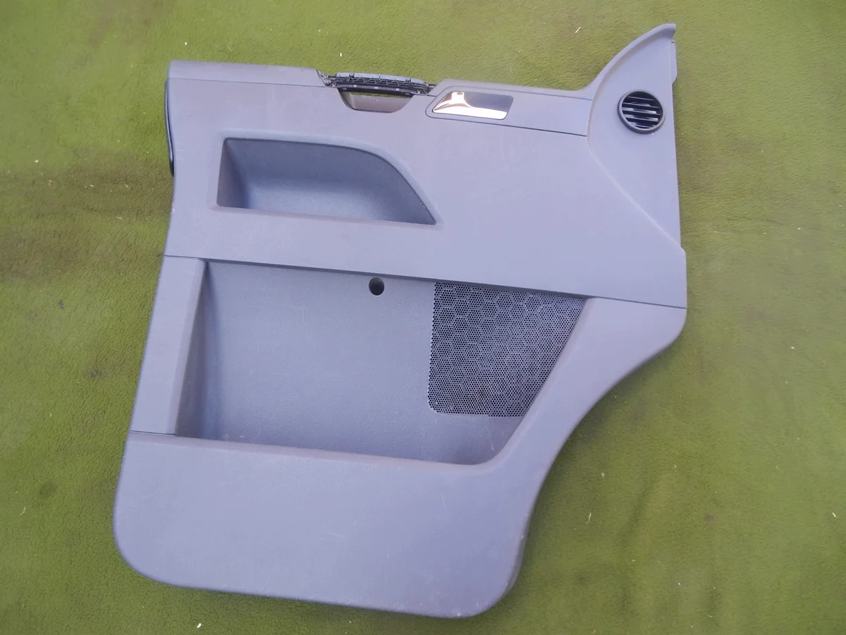 Panneau de porte gauche VW T5 Caravelle 7H0867103