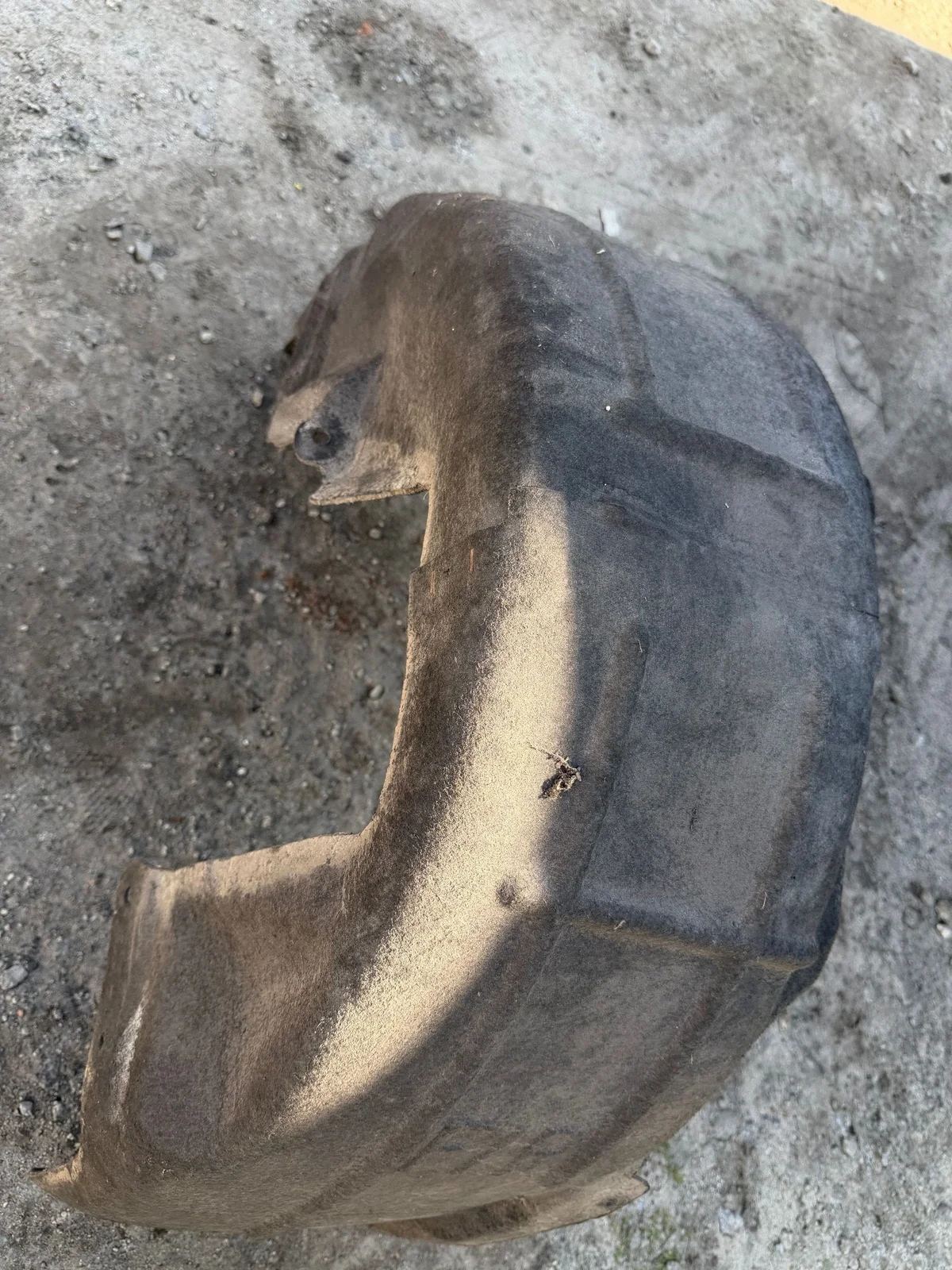 Ford Mondeo MK V CUN2157 - Cava da Roda Traseira Esquerda
