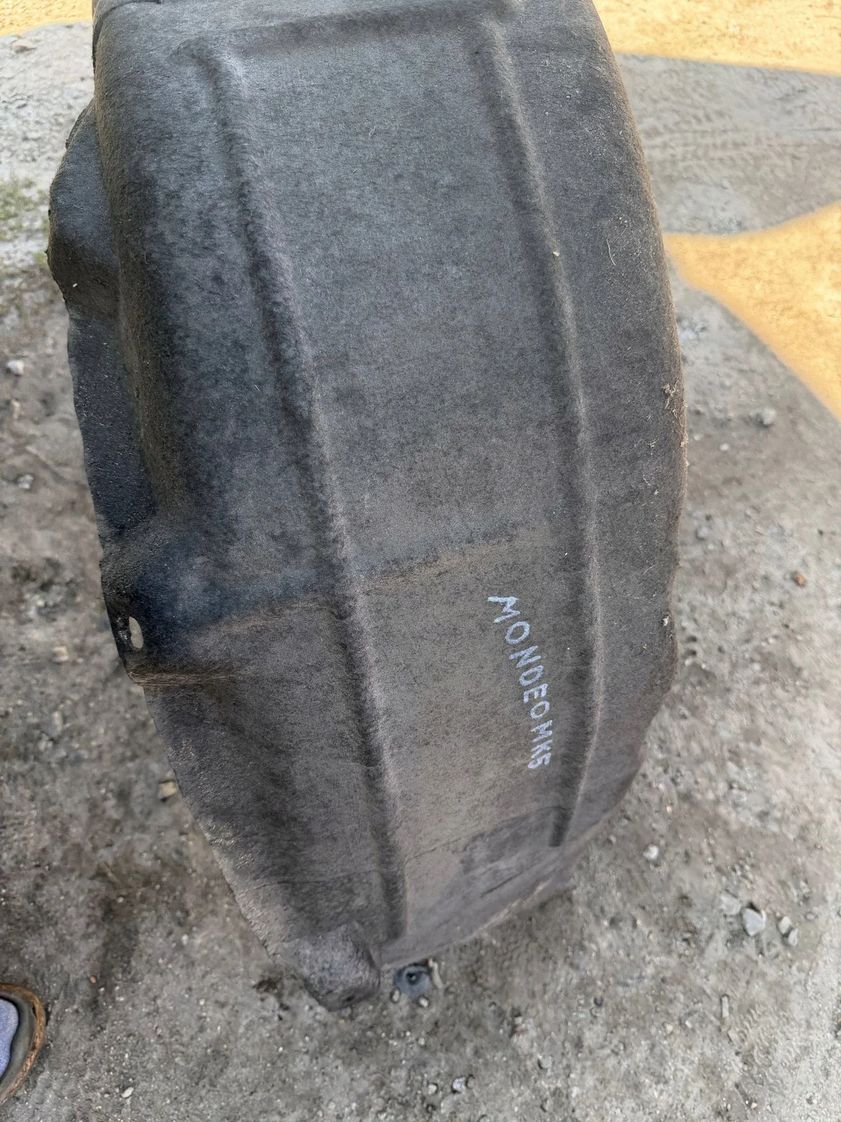 Ford Mondeo MK V CUN2157 - Cava da Roda Traseira Esquerda image 3