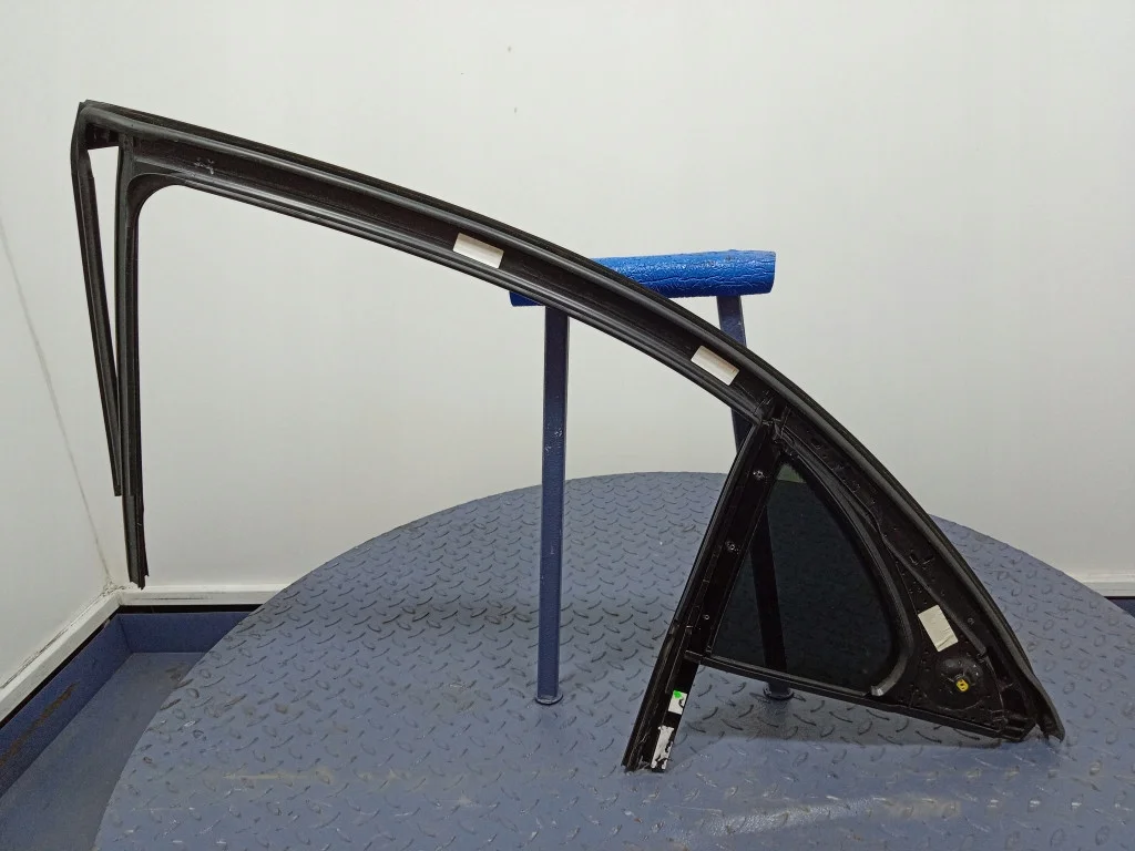 Mercedes S W222 Long Vidrio Puerta Triángulo Derecho image 3