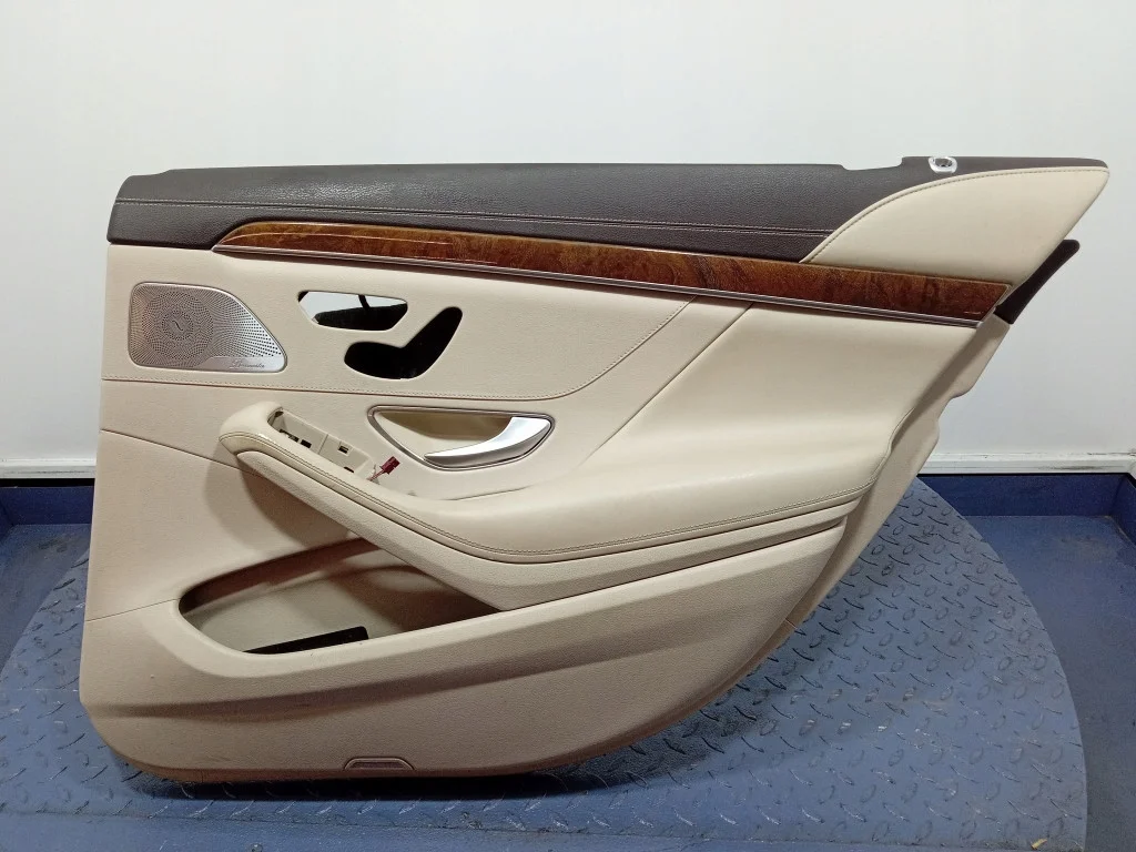 Mercedes S W222 oikea takaoven verhoilu