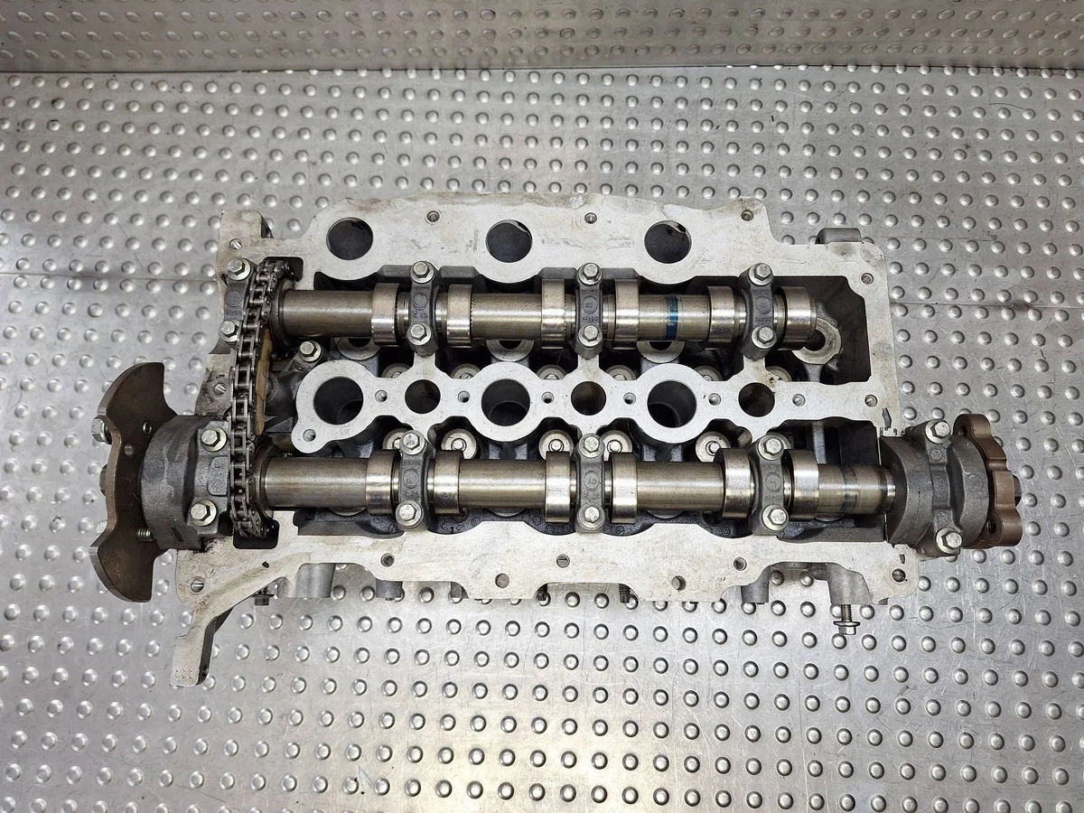Moottorin sylinterikansi vasen Range Rover Sport 3.0 V6 D