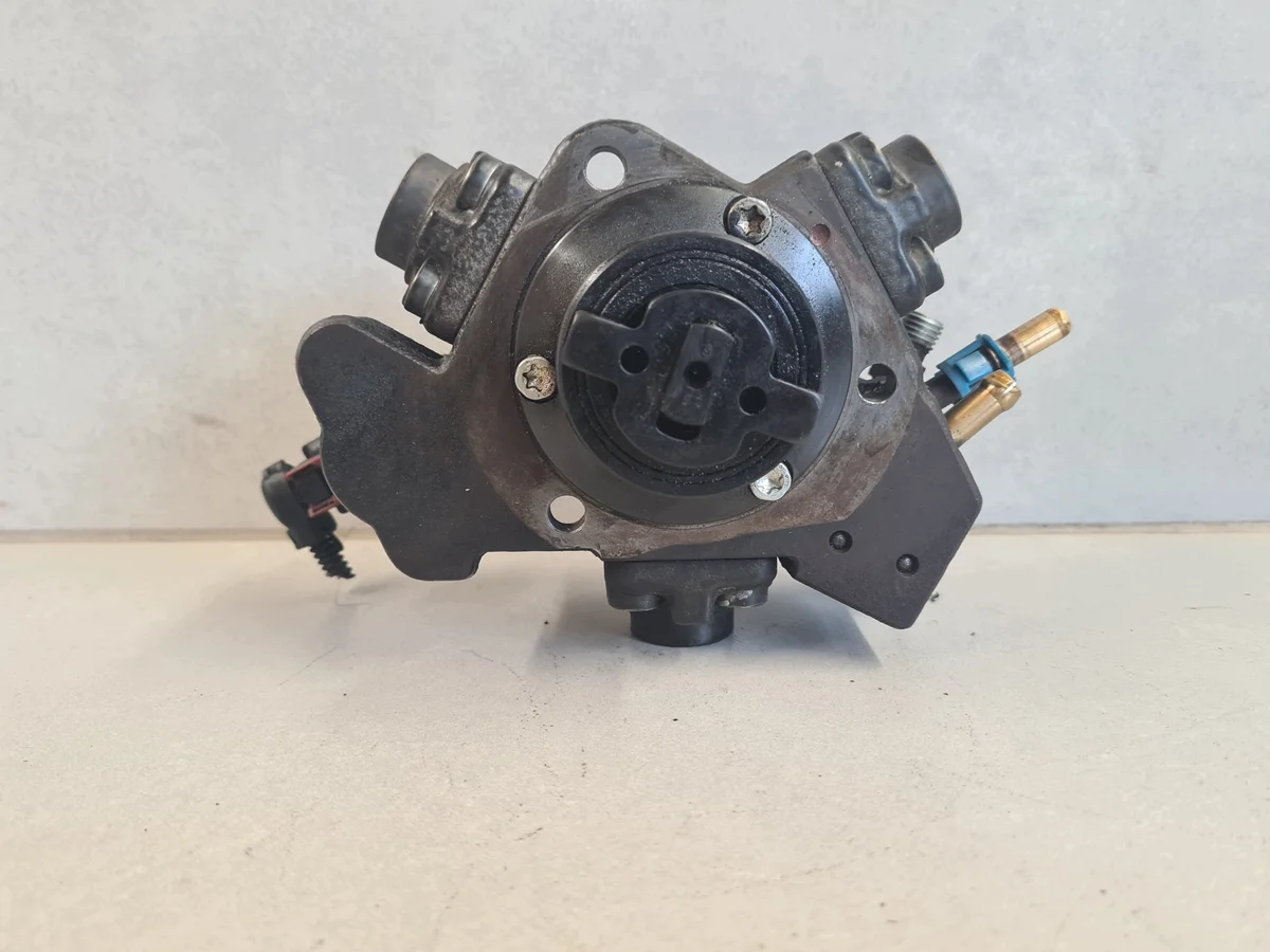 Einspritzpumpe Opel Astra J 1.3 CDTI A13DTE image 3