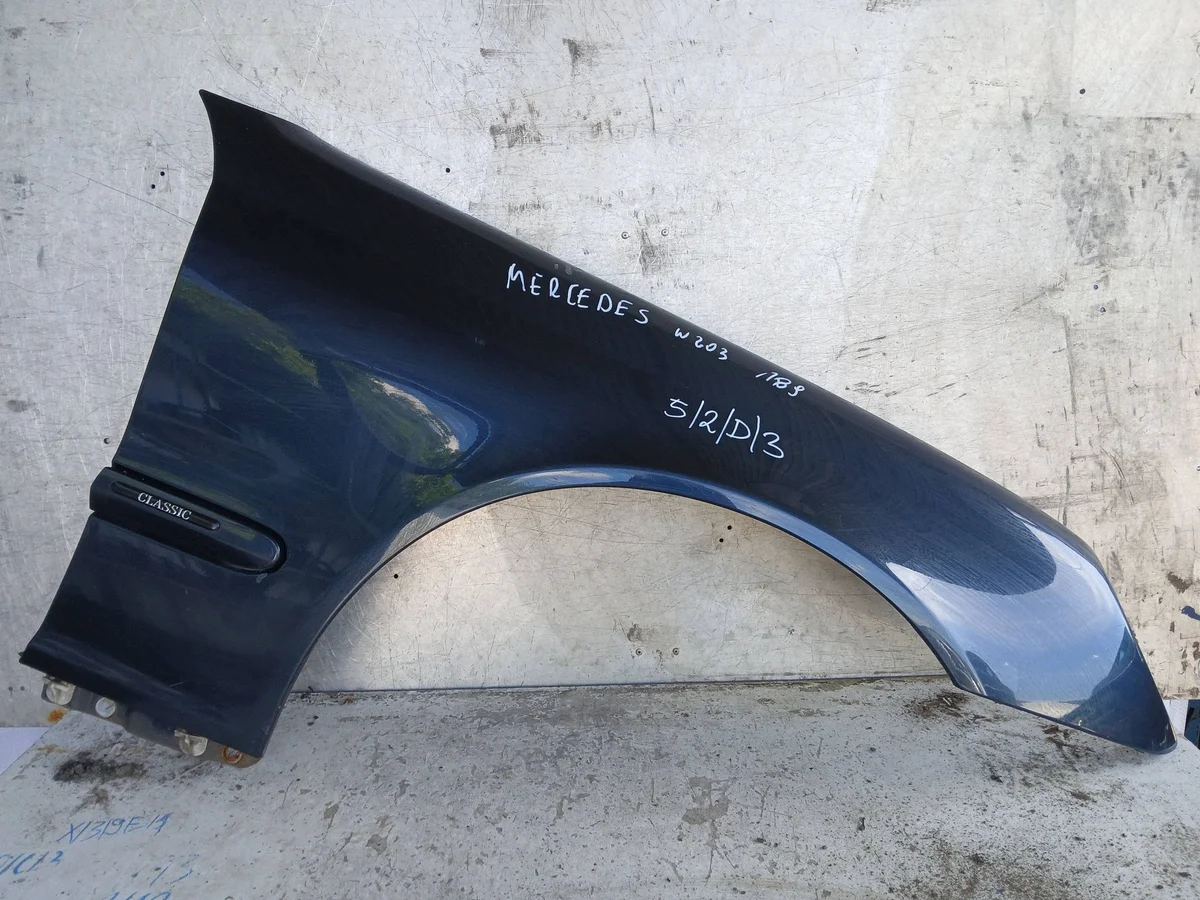 Aile Avant Droite Mercedes C W203 52D3