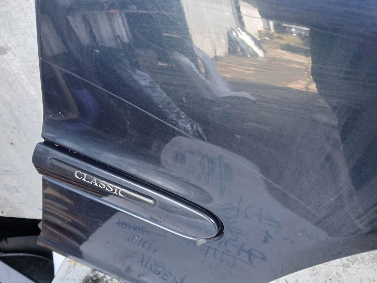 Mercedes C W203 Front Right Fender 52D3 image 6