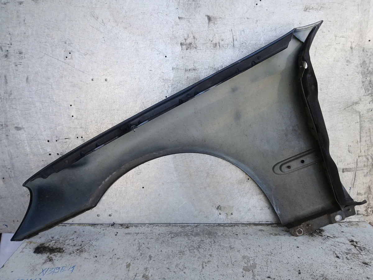 Mercedes C W203 Front Right Fender 52D3 image 8