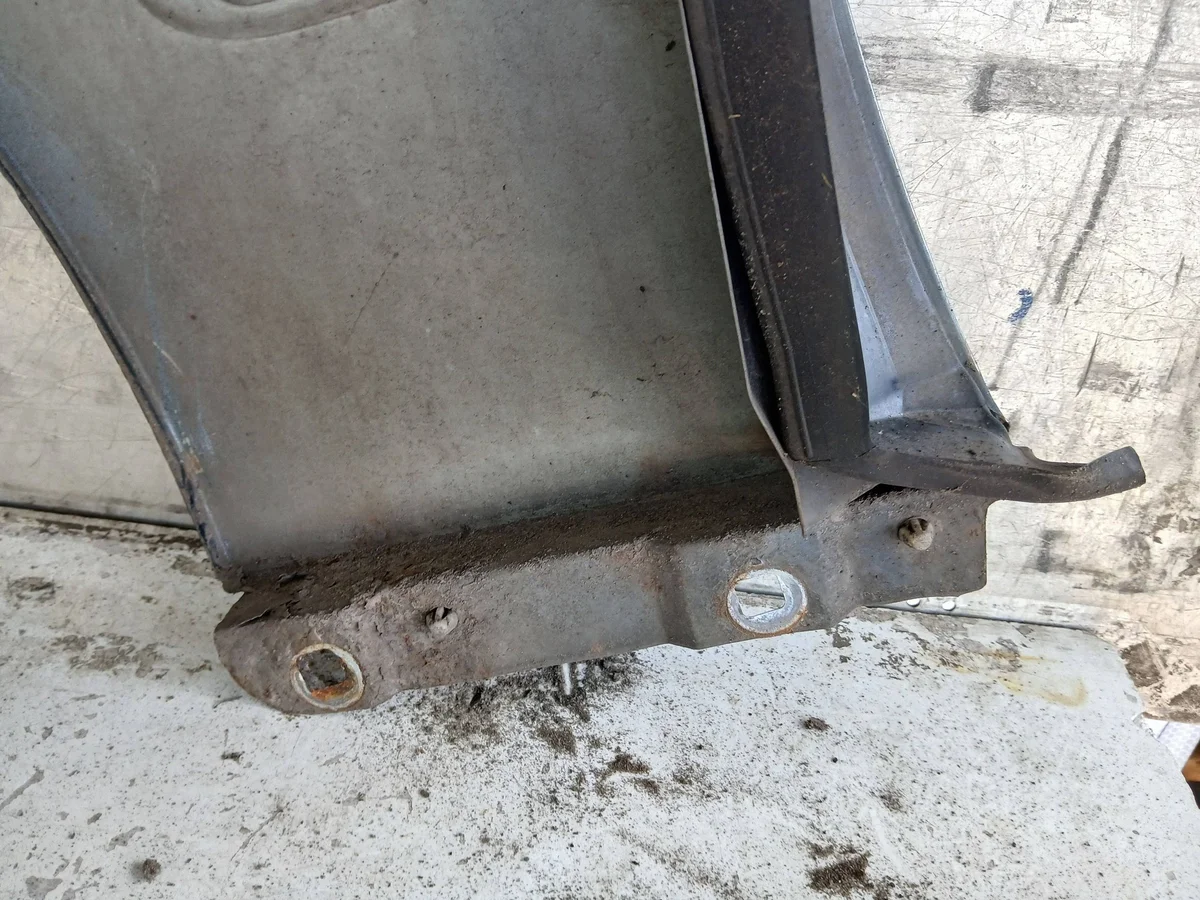 Mercedes C W203 Front Right Fender 52D3 image 10