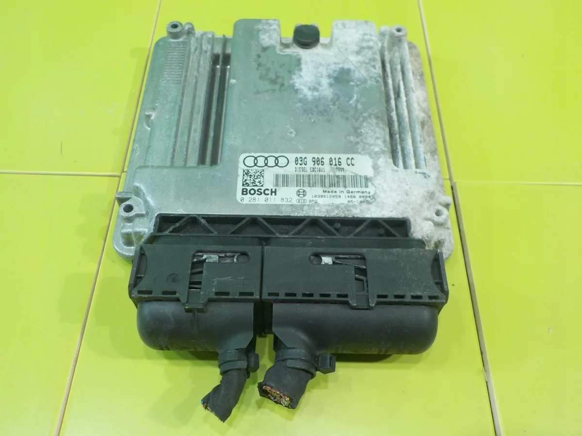 Audi A3 8P 1.9 TDI 06r ECU 03G906016CC