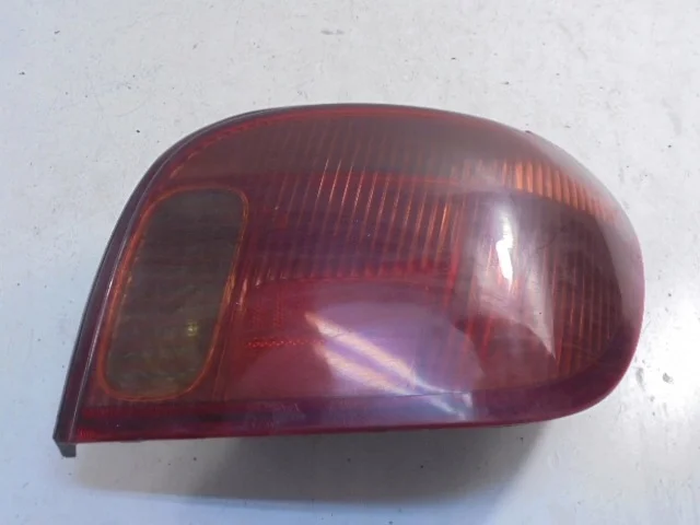 Toyota Yaris P1 Baklykta Höger 52-053 image 7