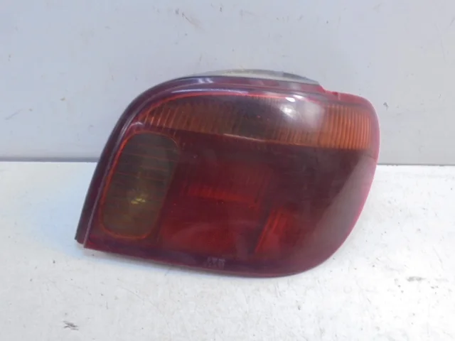 Toyota Yaris P1 Baklykta Höger 52-053 image 8