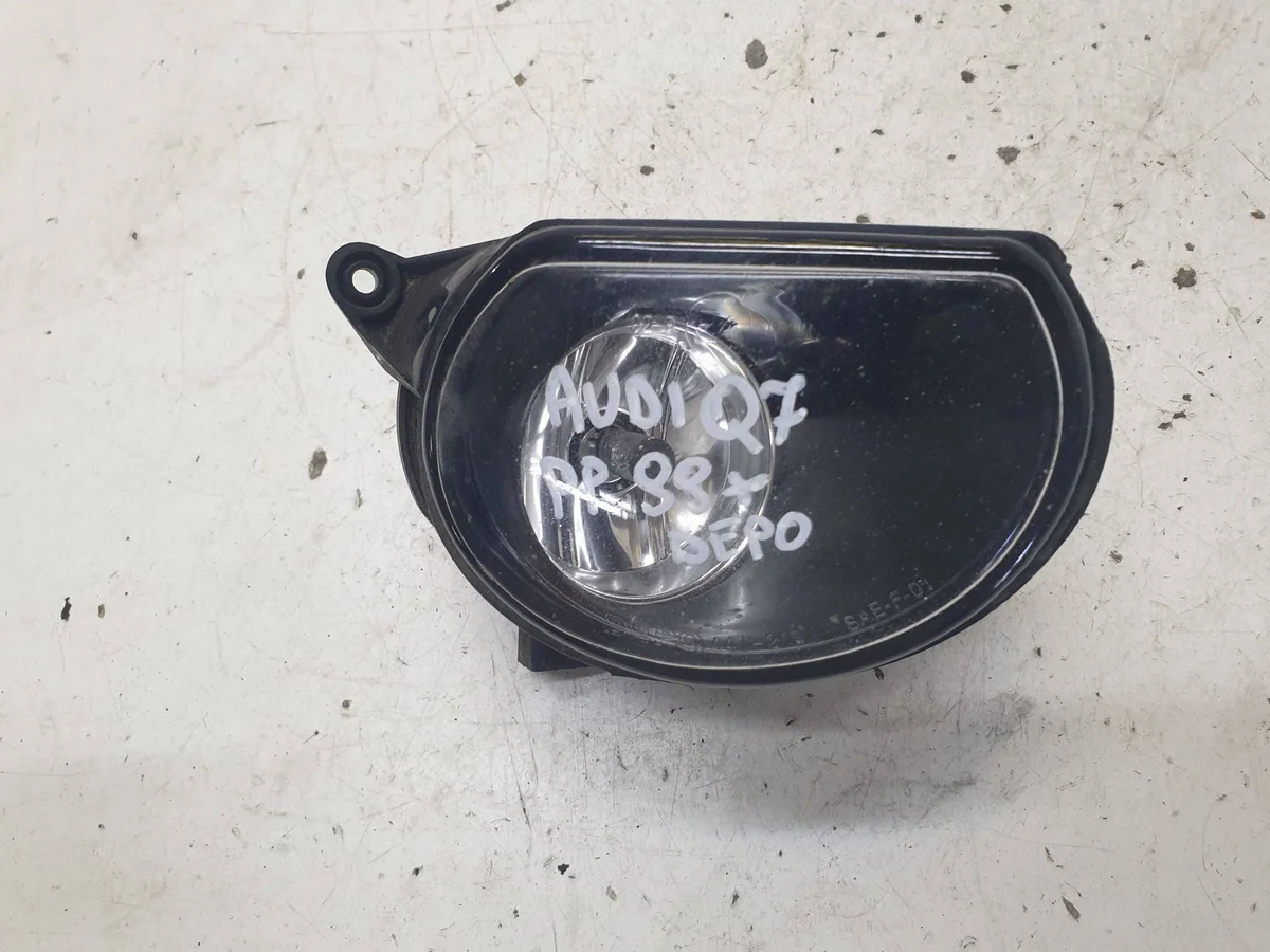 Audi Q7 Front Right Bumper Fog Light 084412029R