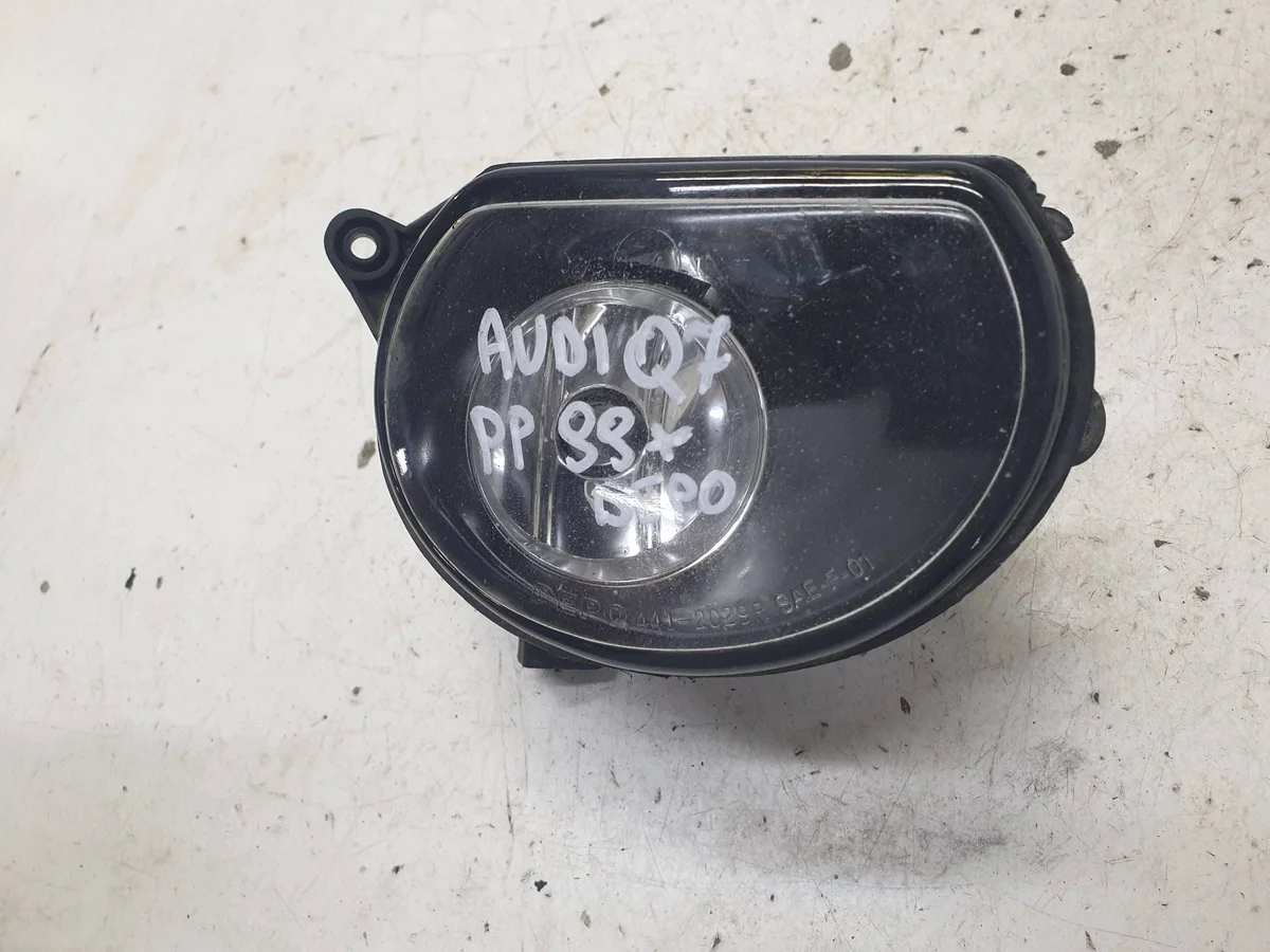 Höger främre stötfångarhalogen Audi Q7 08-