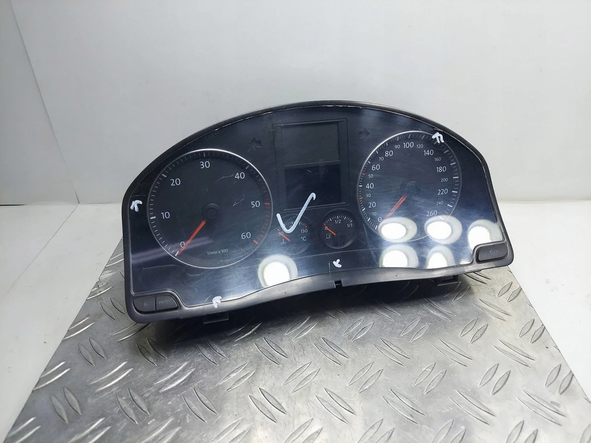 Compteur VW Golf V 1.9 TDI 1K0920864B
