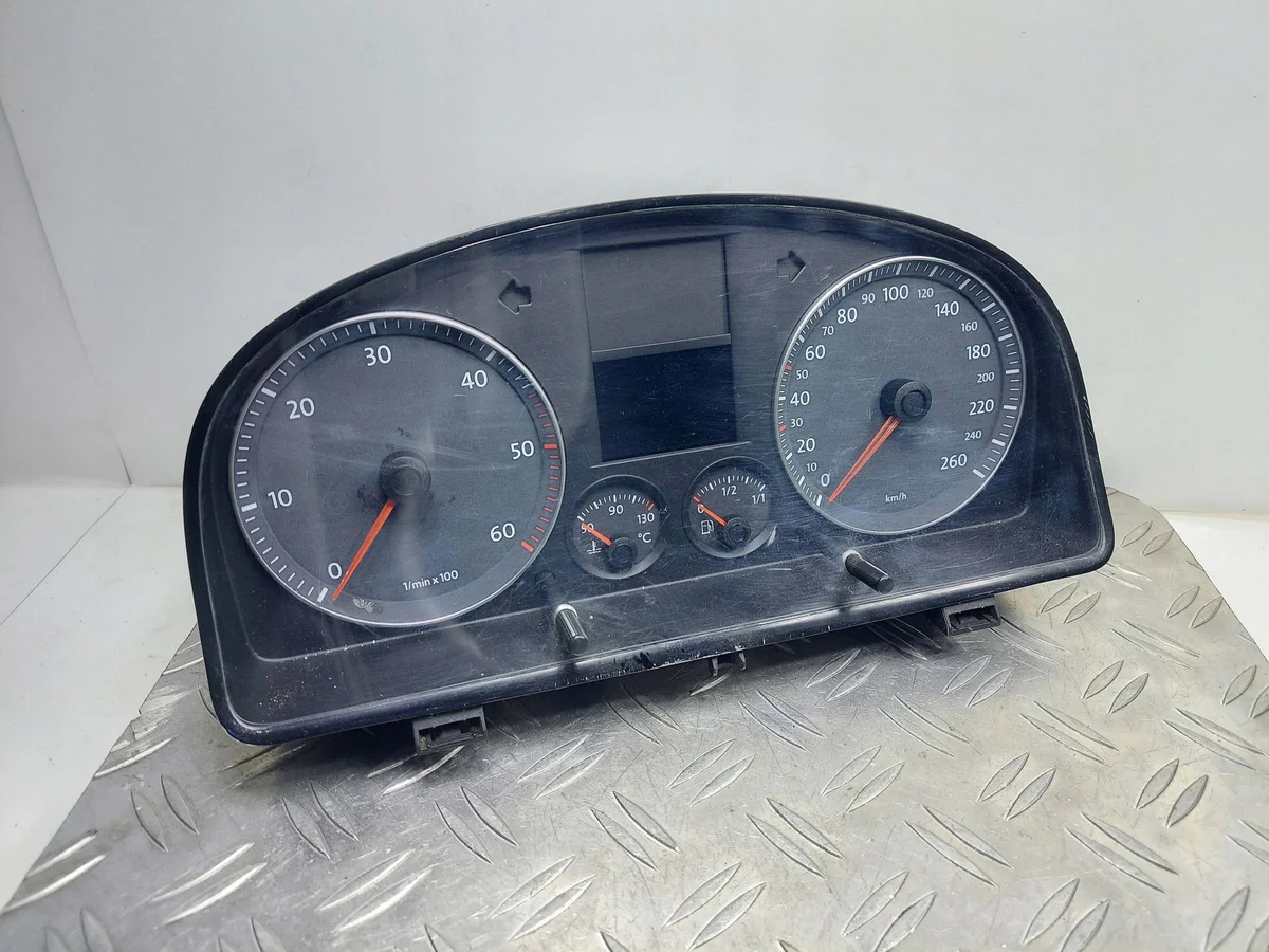 Hastighetsmätare VW Touran 1.9 TDI 1T0920864A
