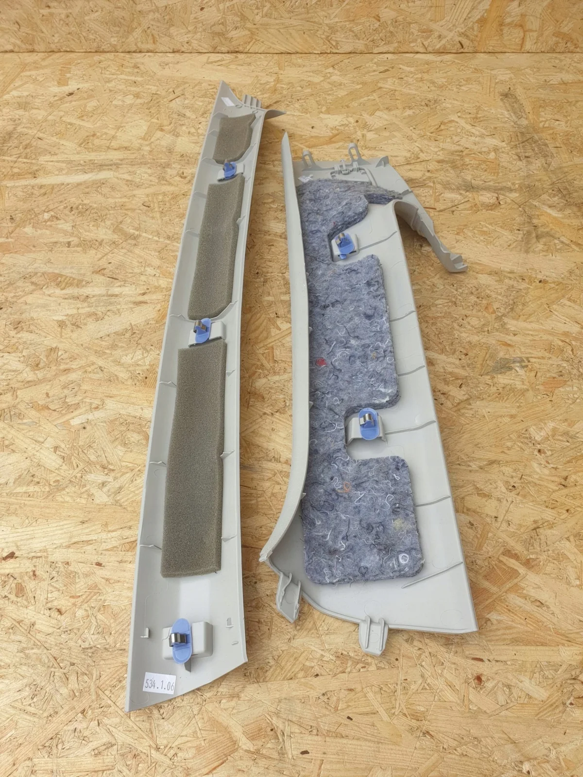 Renault Scenic IV Front Right Pillar Trim image 6