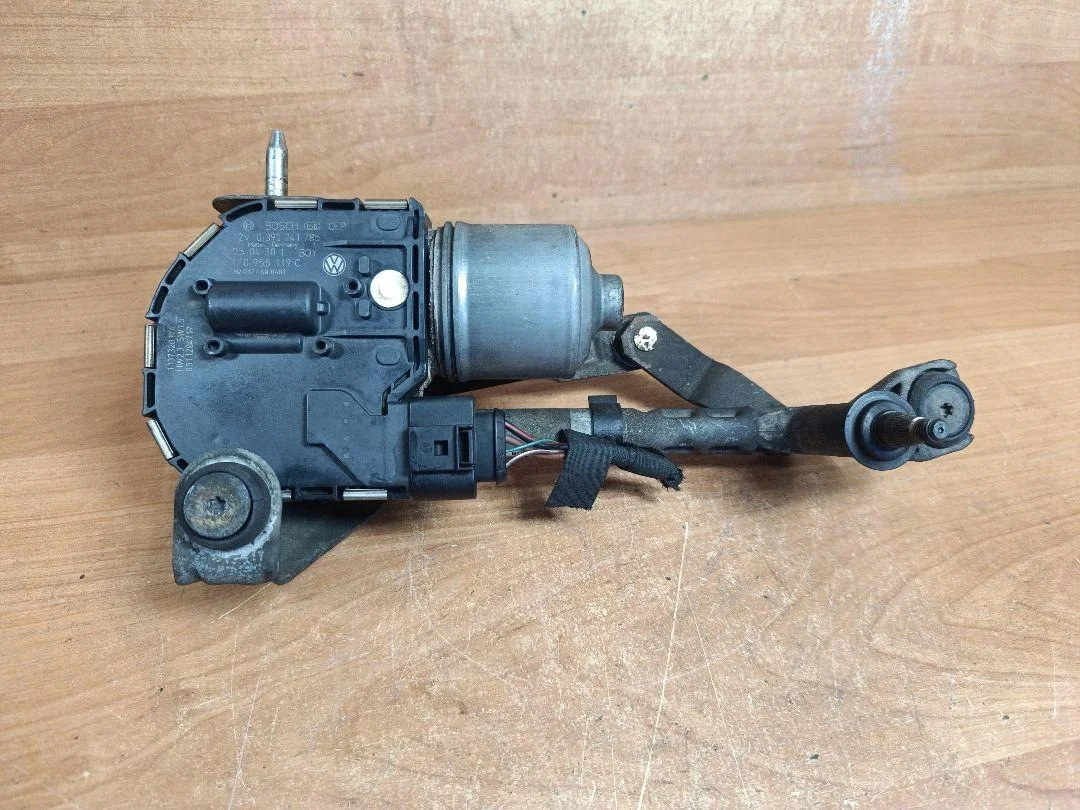 VW Touran 1T0 lasinpyyhkijän moottori