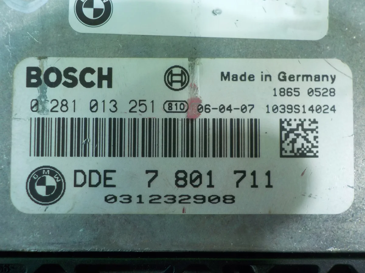 BMW X3 E83 Engine Control Unit 2.0 D 2006 image 4