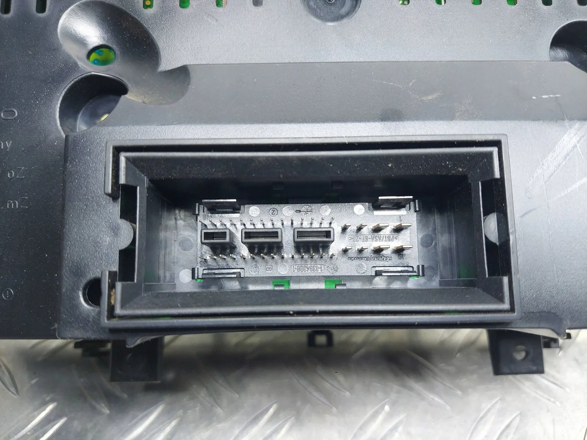 Tachometer VW Touran 1.9 TDI 1T0920861A image 4