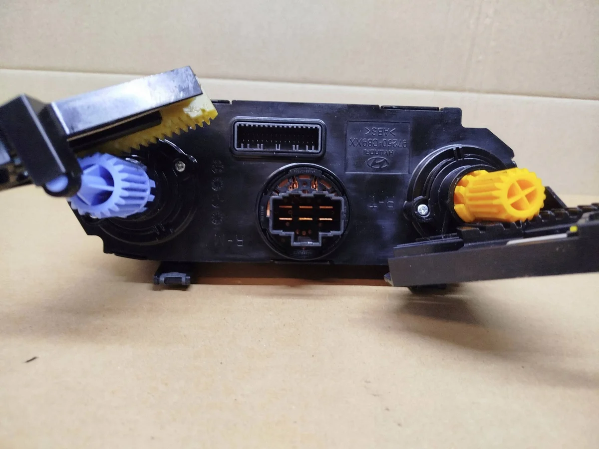 Luftkonditioneringspanel Hyundai i20 II 97250C8900 image 5