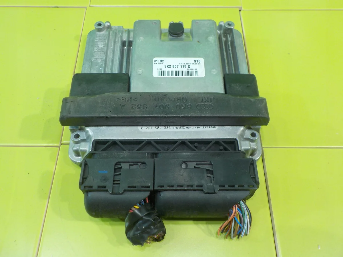 Unité de contrôle moteur Audi A5 8T 2.0 TFSI