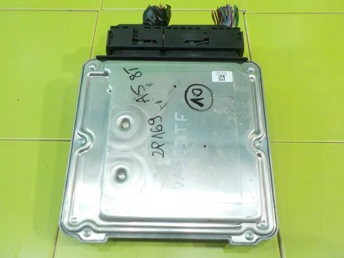 Unité de contrôle moteur Audi A5 8T 2.0 TFSI