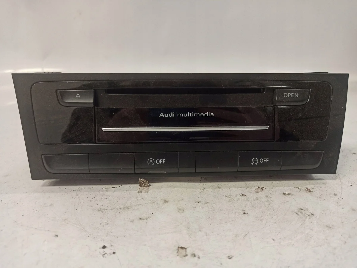 Audi A4 B8 Radio Navigation 8R1035652 image 3