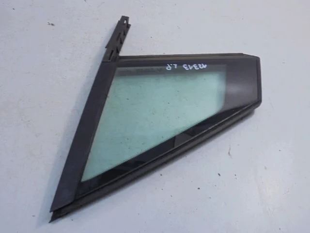 Citroen C4 Front Left Door Window Triangle image 6